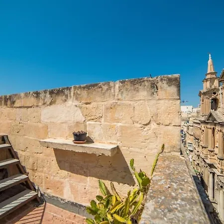 Juliana's Unique Townhouse By Vallettastay *