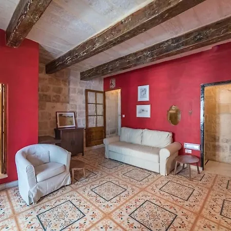 Juliana's Unique Townhouse By Vallettastay