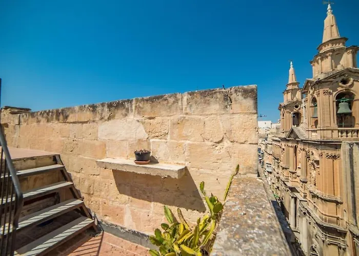 Juliana's Unique Townhouse By Vallettastay *